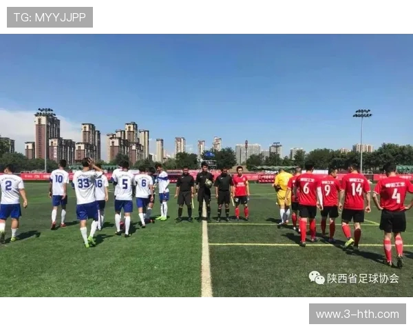 杭州足球队团队协作引发热议球迷对战术配合与球员表现分歧明显